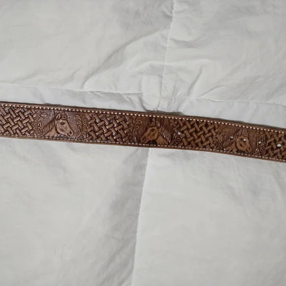 Brown Western Tooled Leather Belt With Horse - Picture 5 of 7